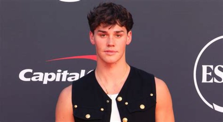 Is Noah Beck Gay? James Charles Sparks Dating Rumors With The TikTok Star!