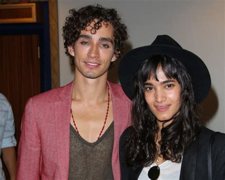 Who Is Umbrella Academy Robert Sheehan's Wife? His Relationship Timeline With Sofia Boutella